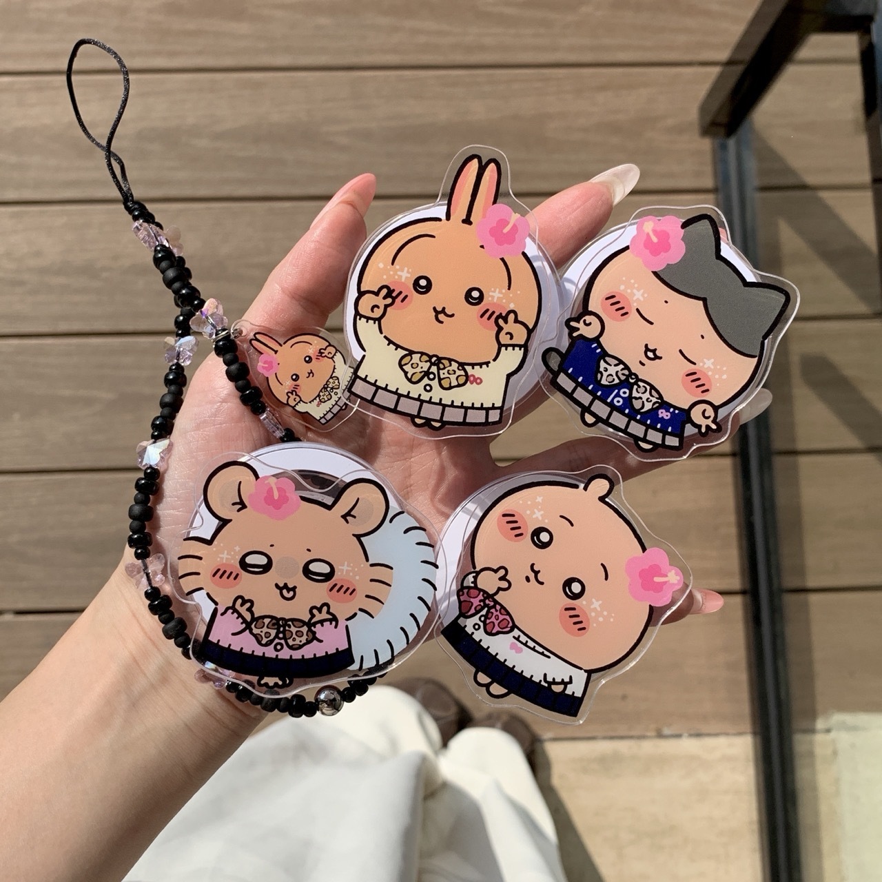 かわいいうさぎハチワレアクリル電話チャームブラックビーズチェ - Phone Accessories Chain のレビューと価格